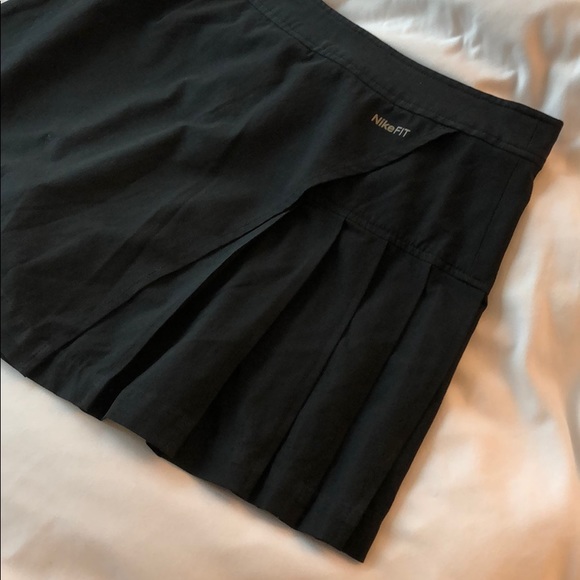 NIKE pleated black skort - Picture 4 of 7